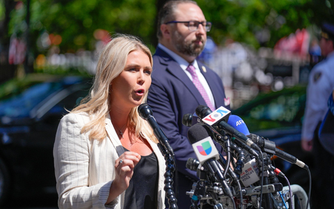 Die 27 Jahre alte Karoline Leavitt soll Sprecherin des Weißen Hauses werden. (Archivbild) - Foto: Seth Wenig/AP/dpa