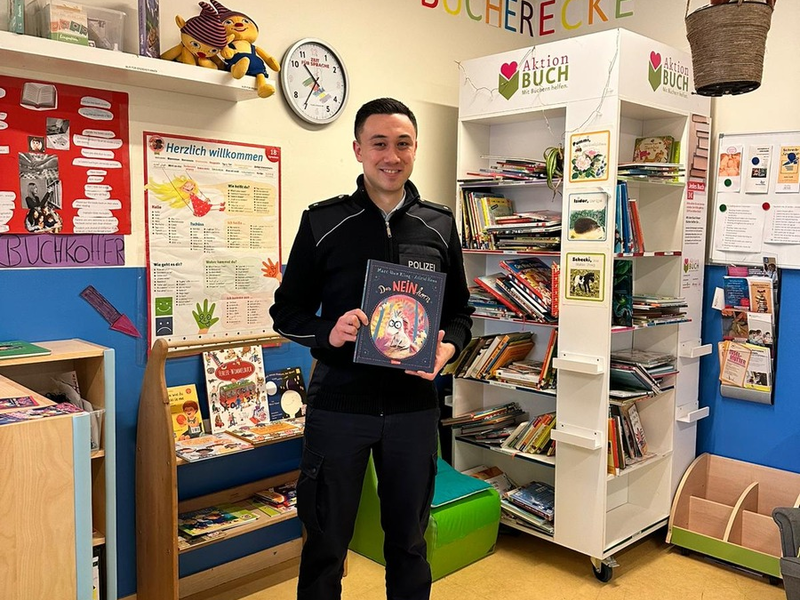 BPOL-HH: Bundesweiter Vorlesetag - Bundespolizisten sorgen für strahlende Gesichter bei Kindern - Foto: presseportal.de