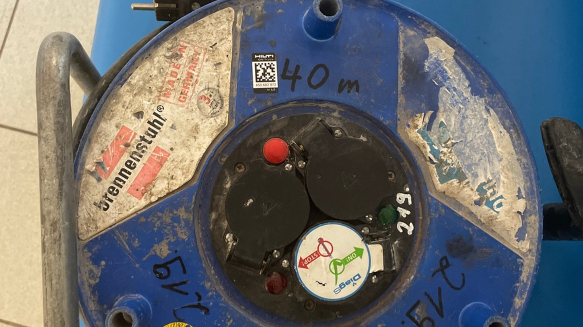 LPI-EF: Suche nach Tatort zur Entwendung einer Kabeltrommel in Erfurt - Foto: presseportal.de