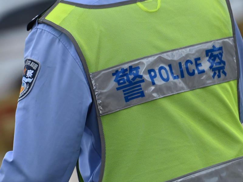 Der 21-Jährige wurde noch am Tatort festgenommen. (Symbolbild) - Foto: Johannes Neudecker/dpa