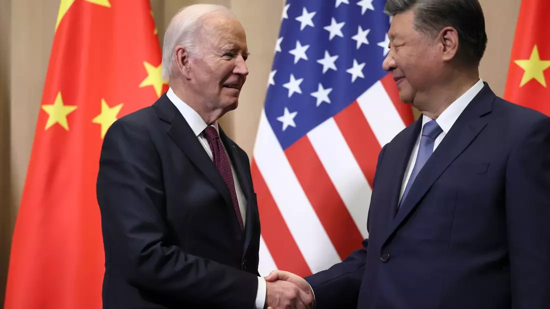 Biden begrüßt Xi. - Bild: Leah Millis/Pool Reuters/AP/dpa