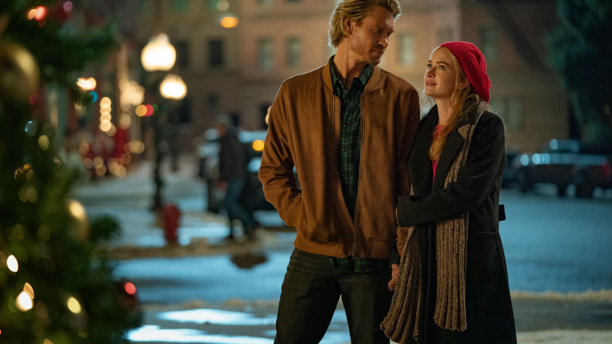 Chad Michael Murray und Britt Robertson im neuen Netflix-Weihnachtsfilm «The Merry Gentlemen» (Start 20. November) - Foto: Cr. Katrina Marcinowski/Netflix © 2024/dpa