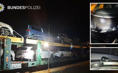 Bundespolizeidirektion München: Neufahrzeuge auf Autotransportzug beschädigt / Circa 50.000 Euro Vandalismusschaden - Bundespolizei sucht nach Zeugen - Foto: presseportal.de Bundespolizeidirektion München: Neufahrzeuge auf Autotransportzug beschädigt / Circa 50.000 Euro Vandalismusschaden - Bundespolizei sucht nach Zeugen - Foto: presseportal.de