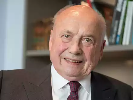 Friedrich von Metzler ist tot. - Foto: Fabian Sommer/dpa