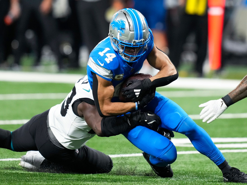Zwei weitere Touchdowns in einer starken Saison: Amon-Ra St. Brown und die Detroit Lions dominieren in der NFL. - Foto: Carlos Osorio/AP/dpa