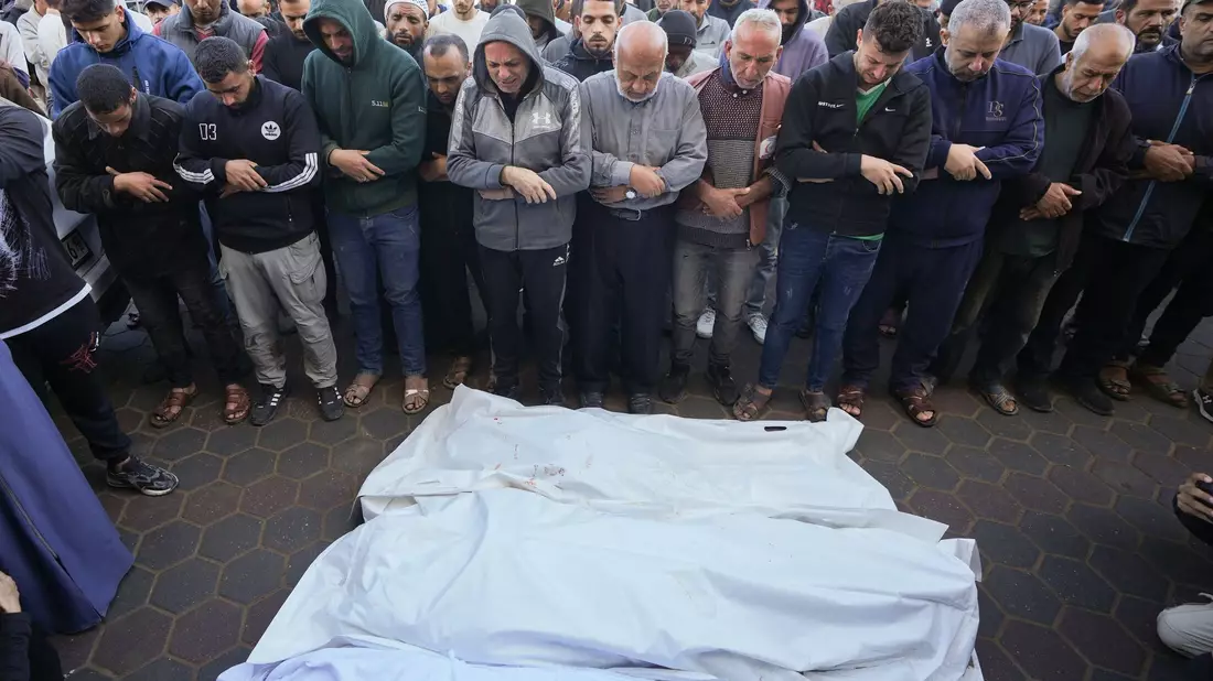 Im Norden des Gazastreifens wurden nach palästinensischen Angaben bei israelischen Angriffen fast 100 Menschen getötet. - Bild: Abdel Kareem Hana/AP