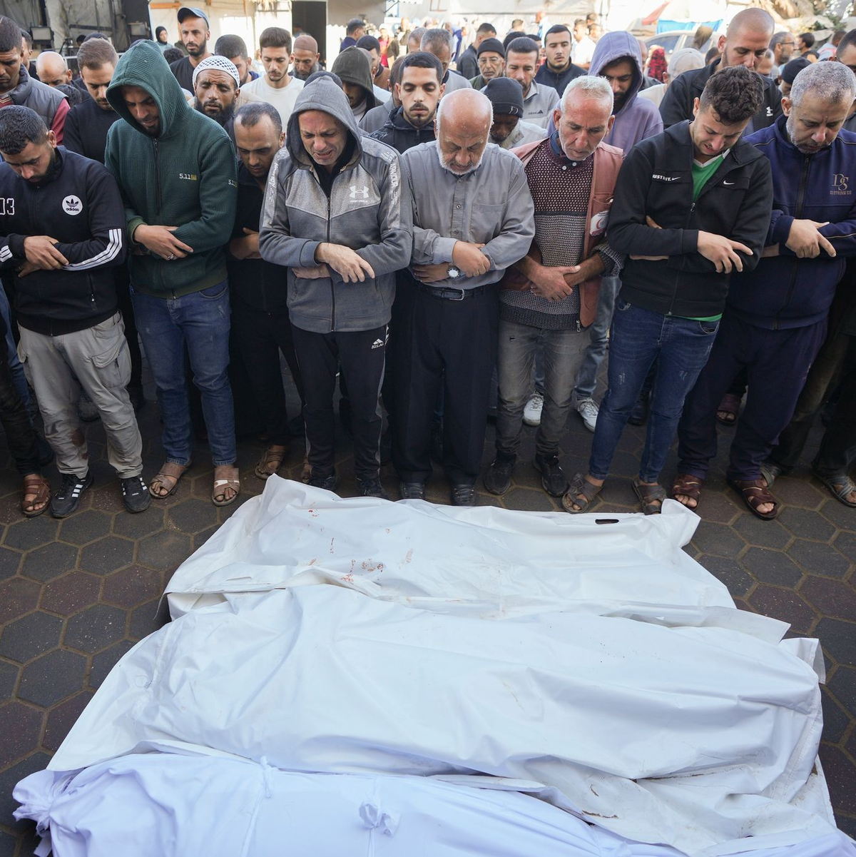 Im Norden des Gazastreifens wurden nach palästinensischen Angaben bei israelischen Angriffen fast 100 Menschen getötet. - Foto: Abdel Kareem Hana/AP