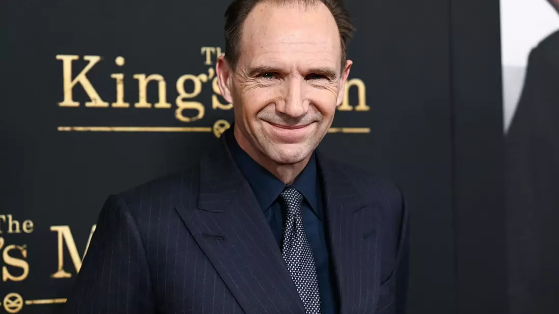 Schauspieler Ralph Fiennes wollte nach eigenen Angaben kein Filmstar werden. (Archivbild) - Bild: Evan Agostini/Invision via AP/dpa