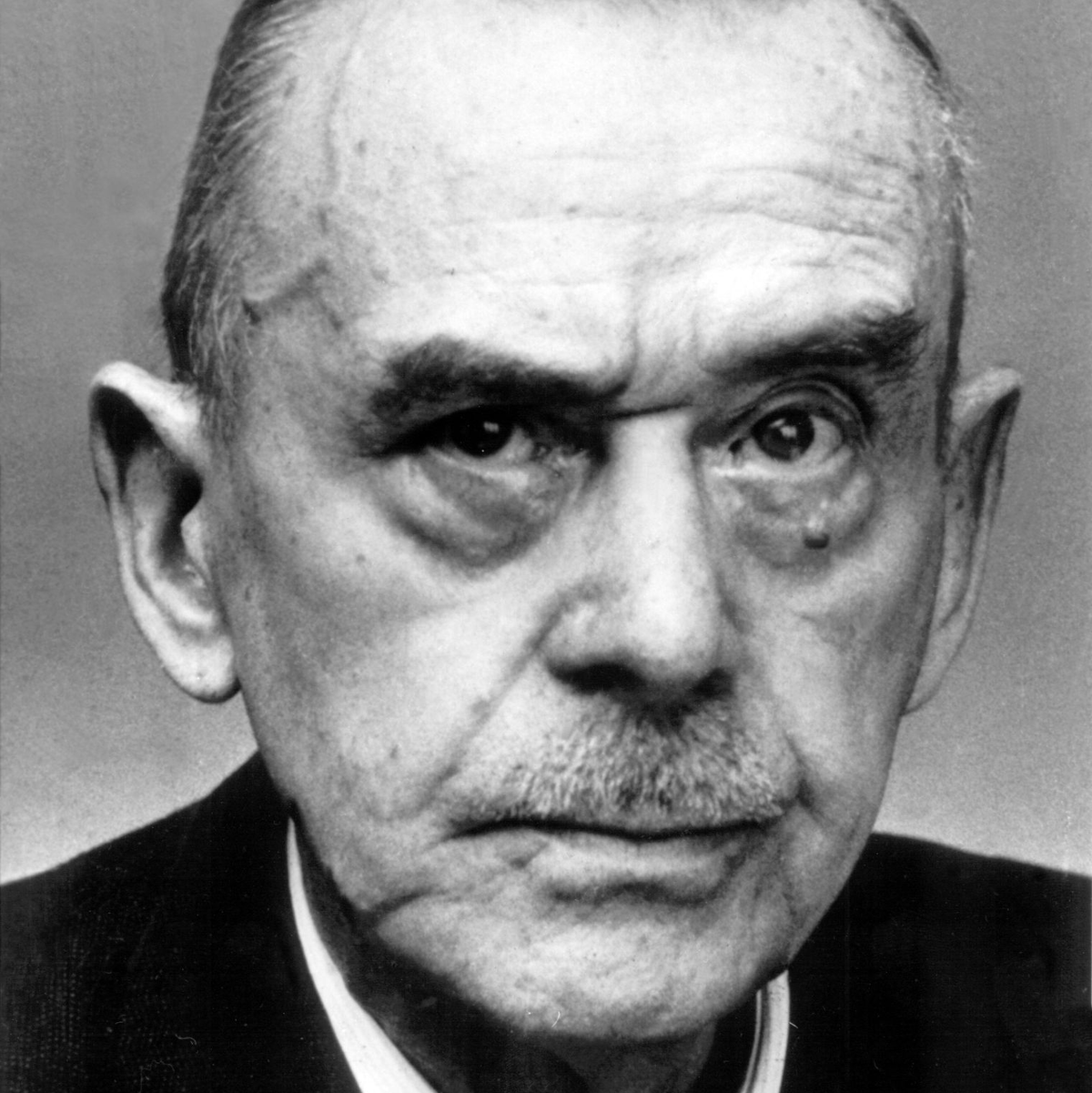 Schon sein erster Roman «Buddenbrooks» machte ihn weltberühmt: Thomas Mann (undatiert).  - Foto: dpa