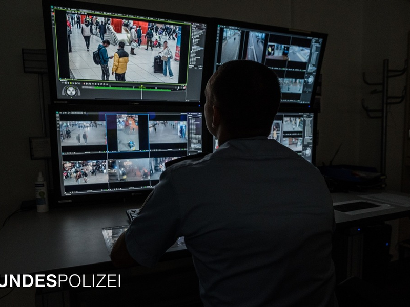 Bundespolizeidirektion München: Eigentumsdelikte dank Videoaufzeichnung aufgeklärt / Tatverdächtiger nutzt Arglosigkeit seiner Opfer - Foto: presseportal.de