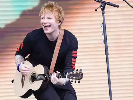 Auch Ed Sheeran brachte schon ein Set mit den Spielsteinen mit zu einem romantischen Treffen - es half nicht beim Flirten. (Archivfoto) - Foto: Ian West/Press Association/dpa