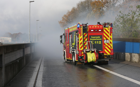 FW Bremerhaven: Positive Bilanz - Feuerwehr Bremerhaven trainiert Ernstfall im Hafentunnel - Foto: presseportal.de FW Bremerhaven: Positive Bilanz - Feuerwehr Bremerhaven trainiert Ernstfall im Hafentunnel - Foto: presseportal.de