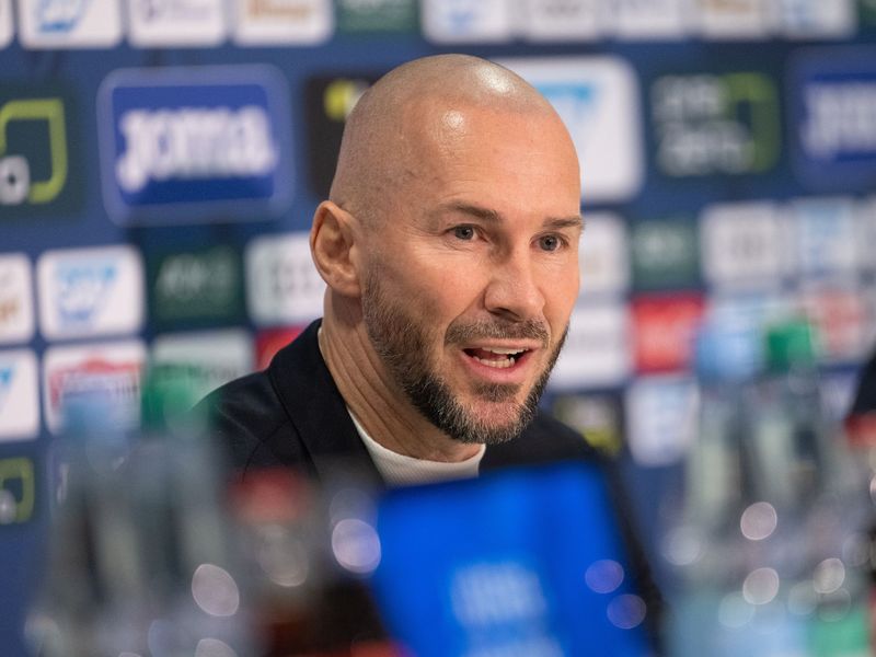 Voller Euphorie: Hoffenheims neuer Chefcoach Christian Ilzer   - Foto: Marijan Murat/dpa