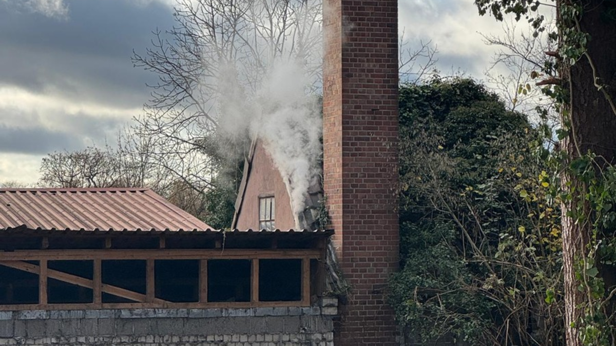 FW Celle: Rauchentwicklung aus Dach - Foto: presseportal.de