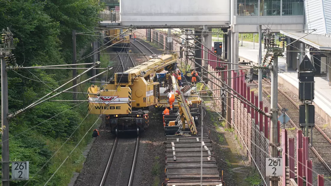 Bereits im vergangenen Jahr wurde an der Bahnstrecke zwischen Berlin und Hamburg gebaut. (Archivbild) - Bild: Marcus Brandt/dpa