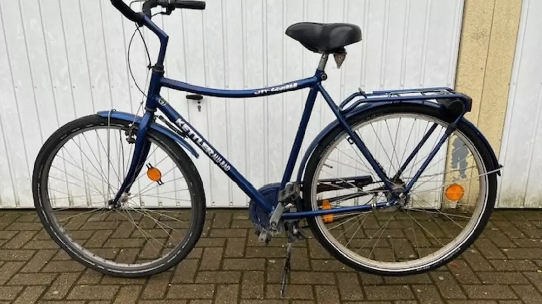 POL-HK: Schwarmstedt: Fahrradeigentümer gesucht (FOTO); Munster: Brennende Mülltonnen; Soltau: Zwei verletzte Polizeibeamte nach Verkehrsunfall; Soltau: Lachgas sichergestellt - Bild: presseportal.de