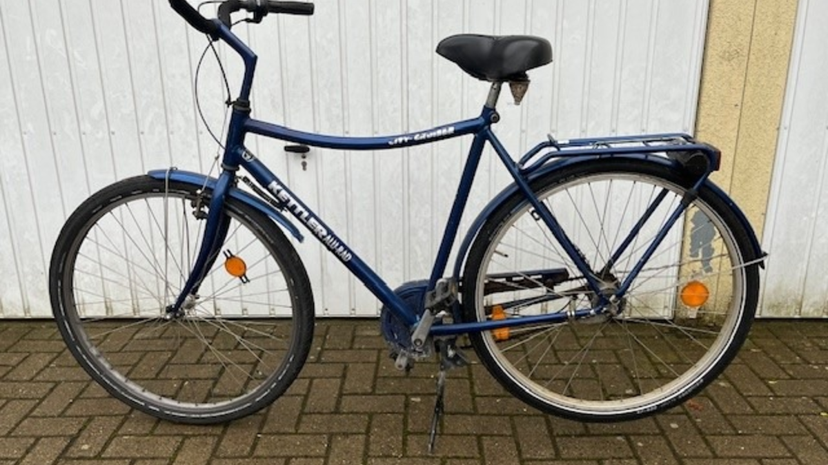 POL-HK: Schwarmstedt: Fahrradeigentümer gesucht (FOTO); Munster: Brennende Mülltonnen; Soltau: Zwei verletzte Polizeibeamte nach Verkehrsunfall; Soltau: Lachgas sichergestellt - Foto: presseportal.de