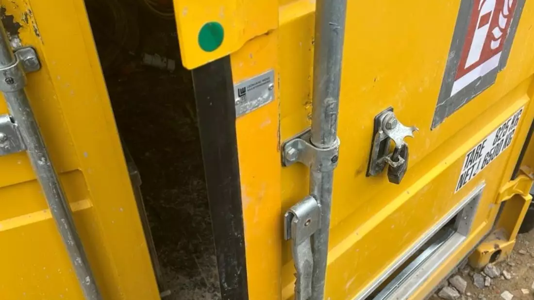 POL-PDLD: B10/LD-Nord - ED in Baucontainer - Bild: presseportal.de