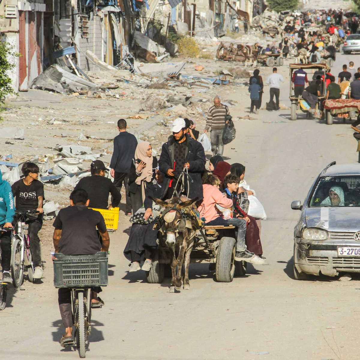 Viele Palästinenser mussten wegen des Krieges fliegen. Israels Art der Kriegsführung steht in der Kritik. - Foto: Mahmoud Issa/SOPA Images via ZUMA Press Wire/dpa