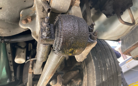 POL-ME: Lkw mit erheblichen Mängeln aus dem Verkehr gezogen - Mettmann - 2411066 - Foto: presseportal.de