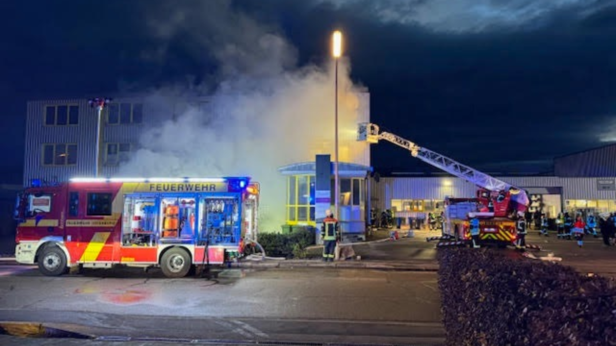 FW-OG: Abschlussmeldung zum Kellerbrand in Industriegebiet Elgersweier - Foto: presseportal.de