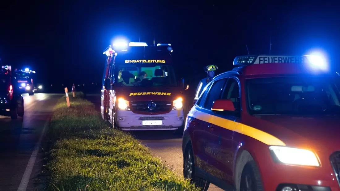 FW Hünxe: Zwei zeitgleiche Einsätze - Kaminbrand und angefahrener Fußgänger - Bild: presseportal.de