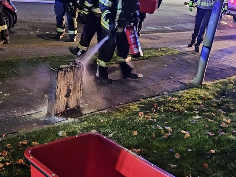 FW-WRN: FEUER_3 - LZ1 - LG2 - LG4 - brennt Photovoltaik Batteriespeicher im Keller - Foto: presseportal.de