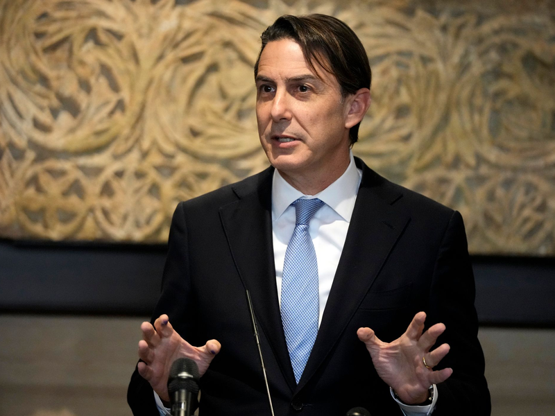 Der US-Vermittler Hochstein reist seit Kriegsbeginn regelmäßig in den Libanon. (Archivbild) - Foto: Hassan Ammar/AP/dpa