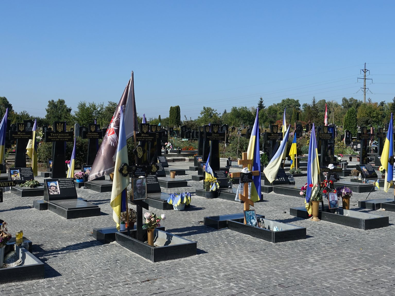 Moskau und Kiew beklagen hohe Verluste im Krieg. (Archivbild) - Foto: Friedemann Kohler/dpa