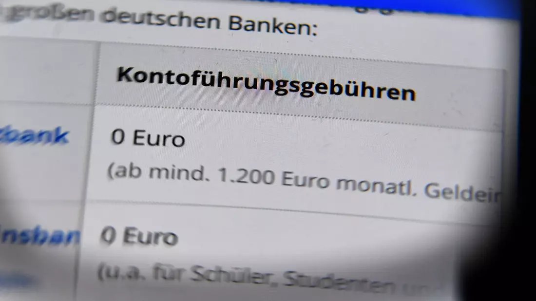 Wenn die Bank die Gebühren erheben will, braucht sie dafür die aktive Zustimmung des Kunden. (Archivbild) - Bild: Jens Kalaene/zb/dpa