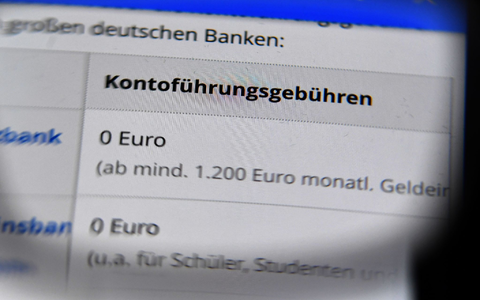 Wenn die Bank die Gebühren erheben will, braucht sie dafür die aktive Zustimmung des Kunden. (Archivbild) - Foto: Jens Kalaene/zb/dpa