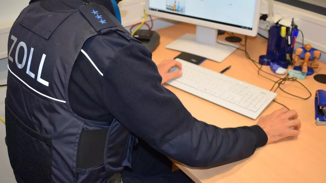 HZA-A: Zöllner verhindern Umsatzsteuerbetrug/Bestätigung der Ausfuhr am Flughafen Memmingerberg abgelehnt - Bild: presseportal.de