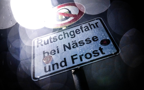 Sturmböen und Schnee erwartet der Deutsche Wetterdienst an diesem Dienstag in Teilen Deutschlands. - Foto: Sina Schuldt/dpa