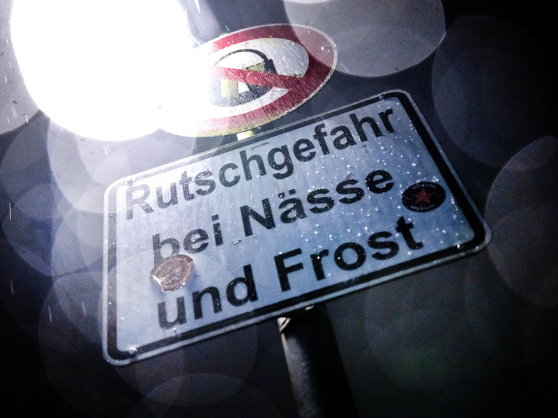 Sturmböen und Schnee erwartet der Deutsche Wetterdienst an diesem Dienstag in Teilen Deutschlands. - Foto: Sina Schuldt/dpa