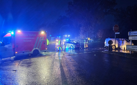 FW Datteln: Verkehrsunfall bei regennasser Straße fordert 3 Verletzte - Foto: presseportal.de