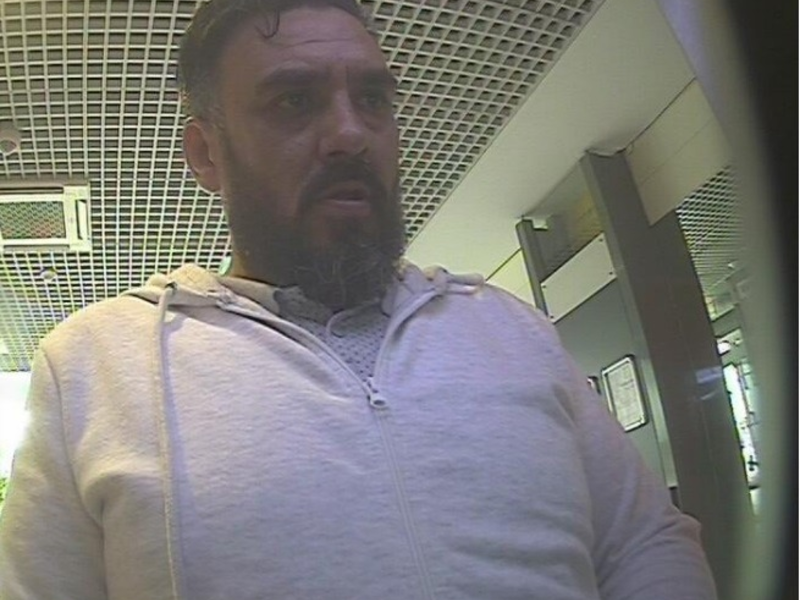 POL-SL: Mit zuvor gestohlener EC-Karte Geld abgehoben / Öffentlichkeitsfahndung nach unbekanntem Mann - Foto: presseportal.de