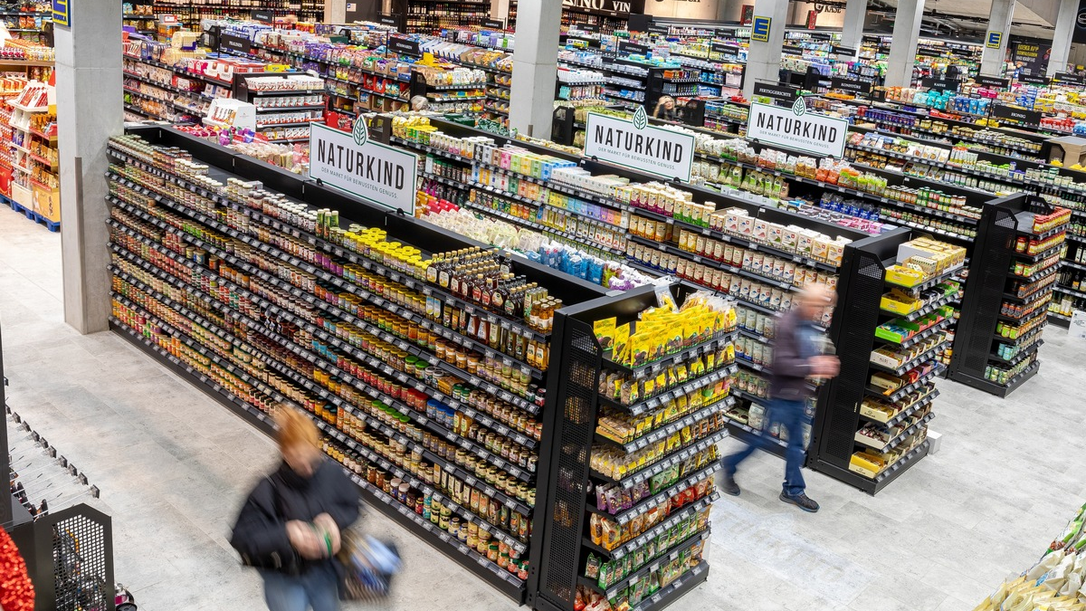 EDEKA eröffnet 100. NATURKIND-Welt - Foto: presseportal.de