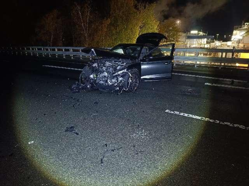 POL-NI: Nienburg - Alleinbeteiligter PKW verunfallt aufgrund überhöhter Geschwindigkeit / hoher Sachschaden - Foto: presseportal.de