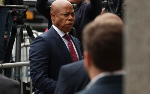 Der Bürgermeister, der für seine Wiederwahl antritt, weist die Vorwürfe gegen ihn zurück. (Archivbild) - Foto: Yuki Iwamura/AP/dpa