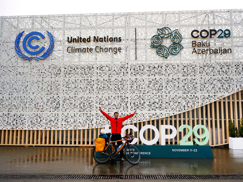 Perowanowitsch ist rechtzeitig zur Klimakonferenz in Baku angekommen. - Foto: Handout/Perowanowitsch /dpa