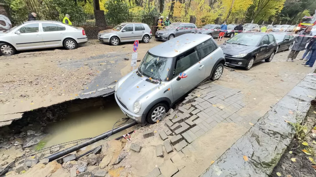 FW-DO: Wasserrohrbruch führt zu vollgelaufenen Kellern und Störungen im Berufsverkehr - Bild: presseportal.de