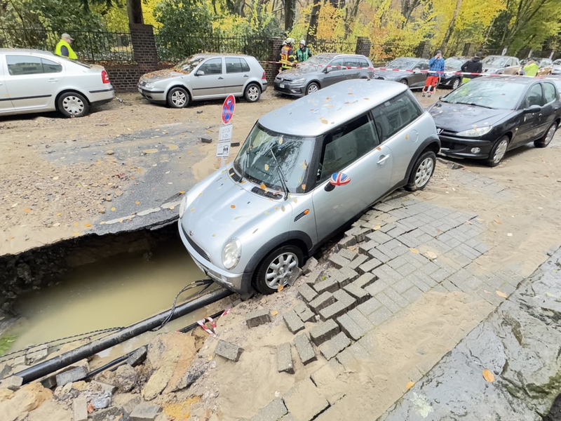 FW-DO: Wasserrohrbruch führt zu vollgelaufenen Kellern und Störungen im Berufsverkehr - Foto: presseportal.de