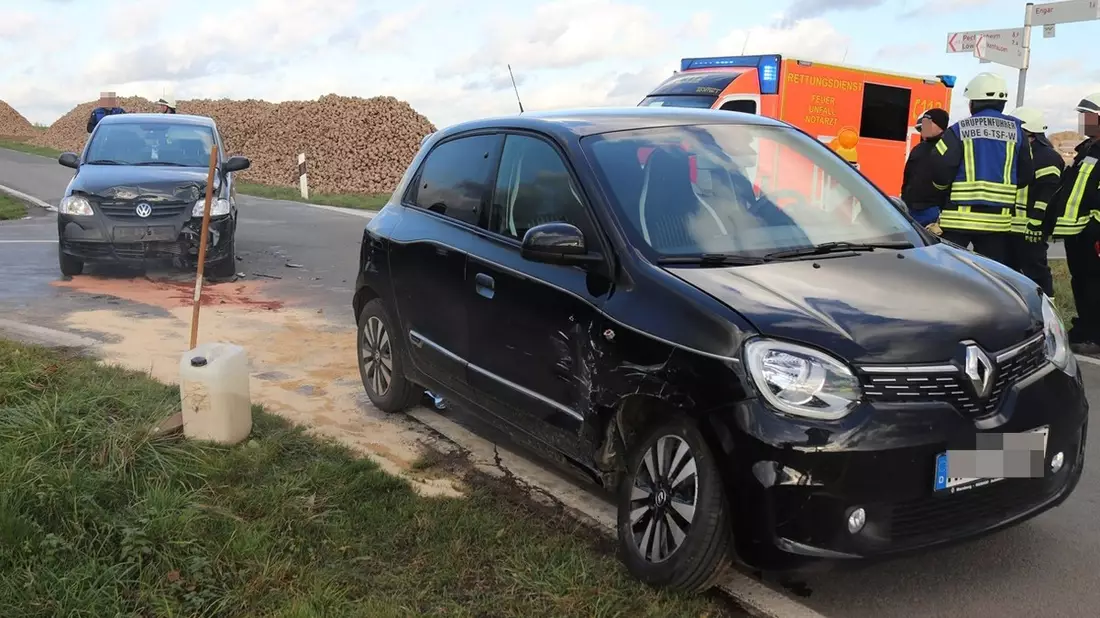 POL-HX: Stoppschild übersehen - Zwei Personen bei Unfall verletzt - Bild: presseportal.de