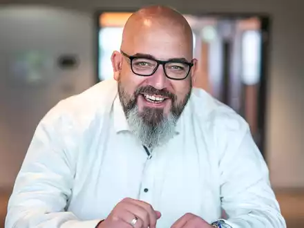 Sascha Luike von LL Consulting: Sicherheitsvorschriften verständlich erklärt und Ausschreibungen professionell begleitet - Foto: presseportal.de