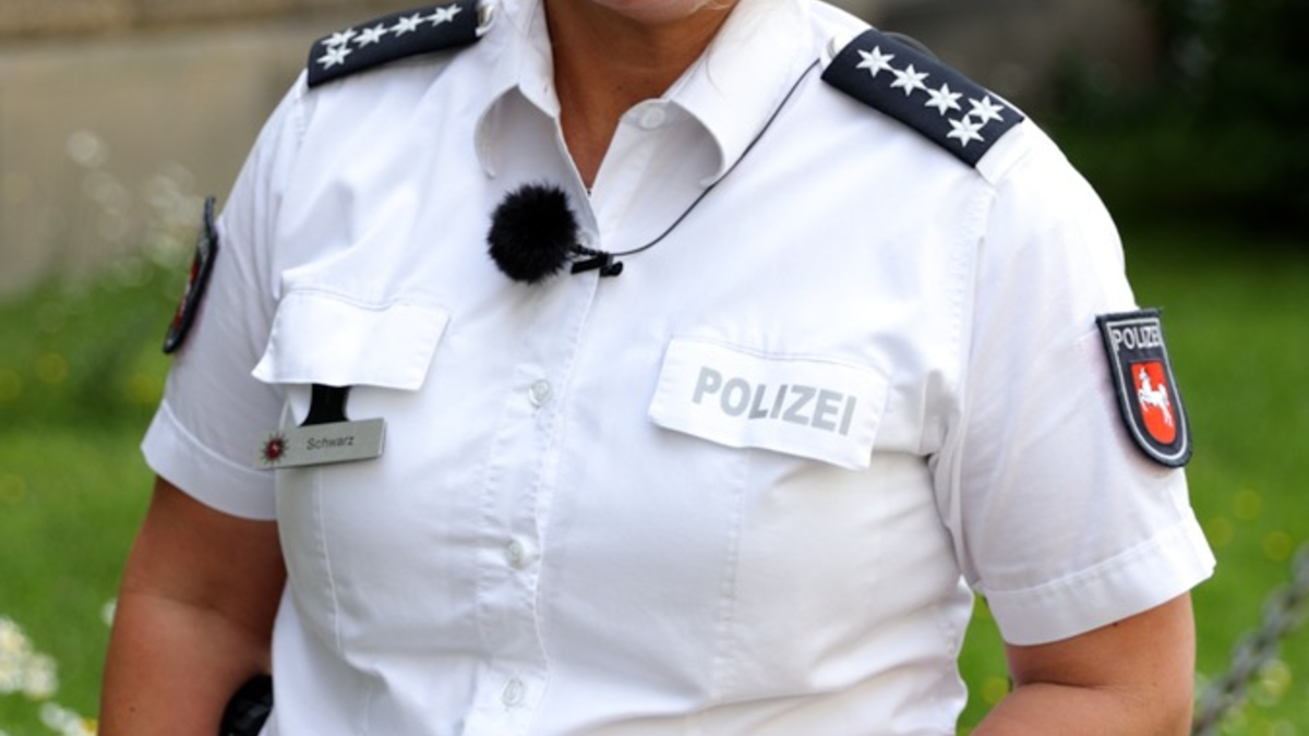 POL-H: Amtswechsel im Polizeikommissariat (PK) Wunstorf: Thomas Broich in den Ruhestand verabschiedet - Britta Schwarz als neue Leiterin eingeführt - Foto: presseportal.de