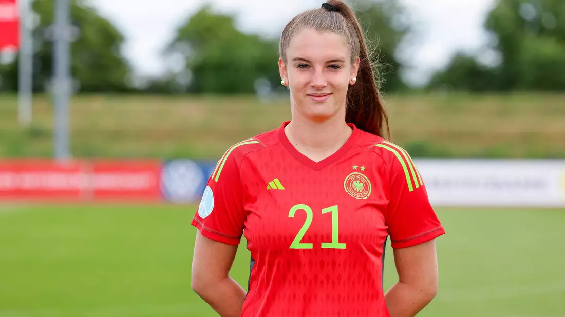Erstmals seit 2023 wieder im DFB-Kader: Ena Mahmutovic. - Bild: Daniel Löb/dpa