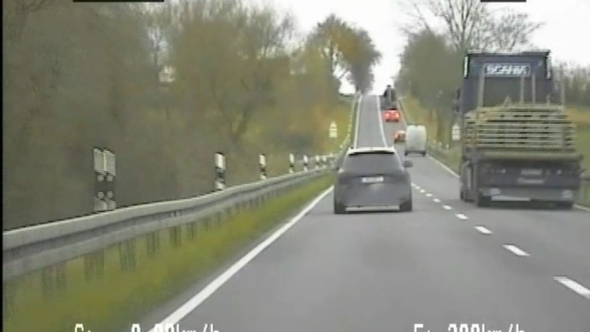 POL-NB: Rasant auf dem Weg nach Altentreptow erwischt - Foto: presseportal.de