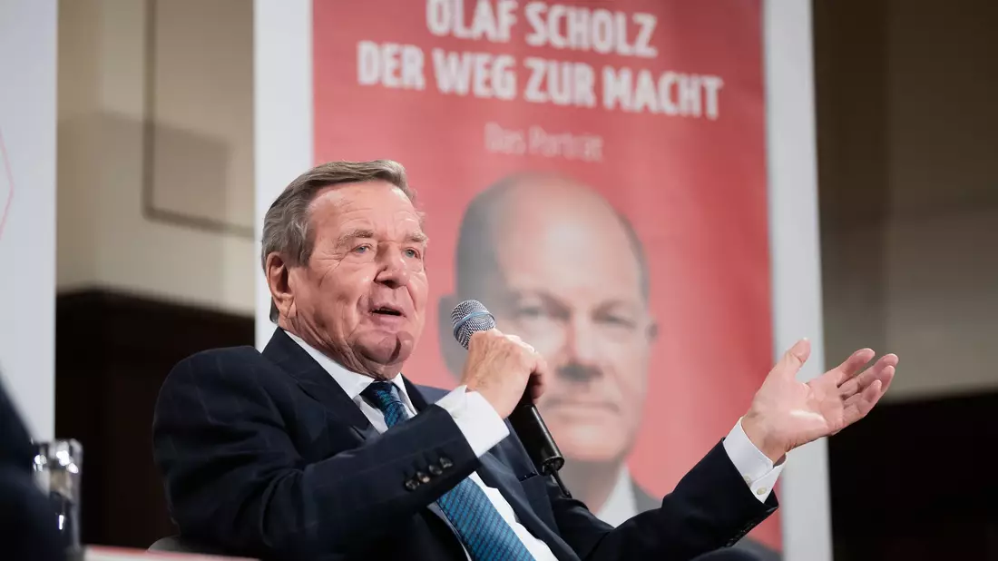 Altkanzler Gerhard Schröder warnt davor, Scholz zu «demontieren». (Archivbild) - Bild: Christoph Soeder/dpa