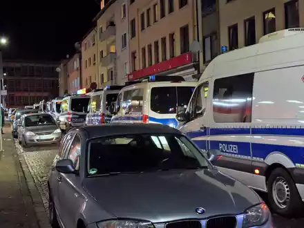 POL-KS: Razzias in der Innenstadt durch OE City: Äxte, Messer, Schlagwerkzeuge und Kokain sichergestellt - Foto: presseportal.de