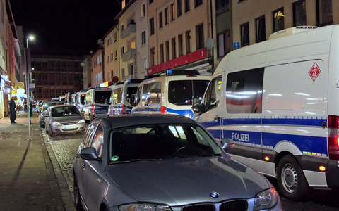 POL-KS: Razzias in der Innenstadt durch OE City: Äxte, Messer, Schlagwerkzeuge und Kokain sichergestellt - Foto: presseportal.de